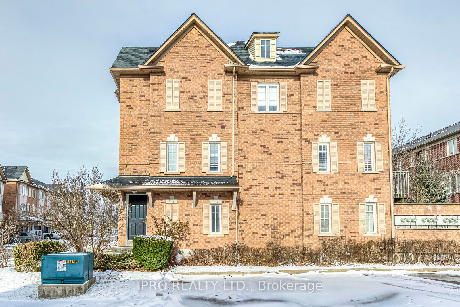 Townhouse for sale at 25-1128 Dundas Street, Mississauga, Erindale, L5C 1E1 - MLS: W11992833