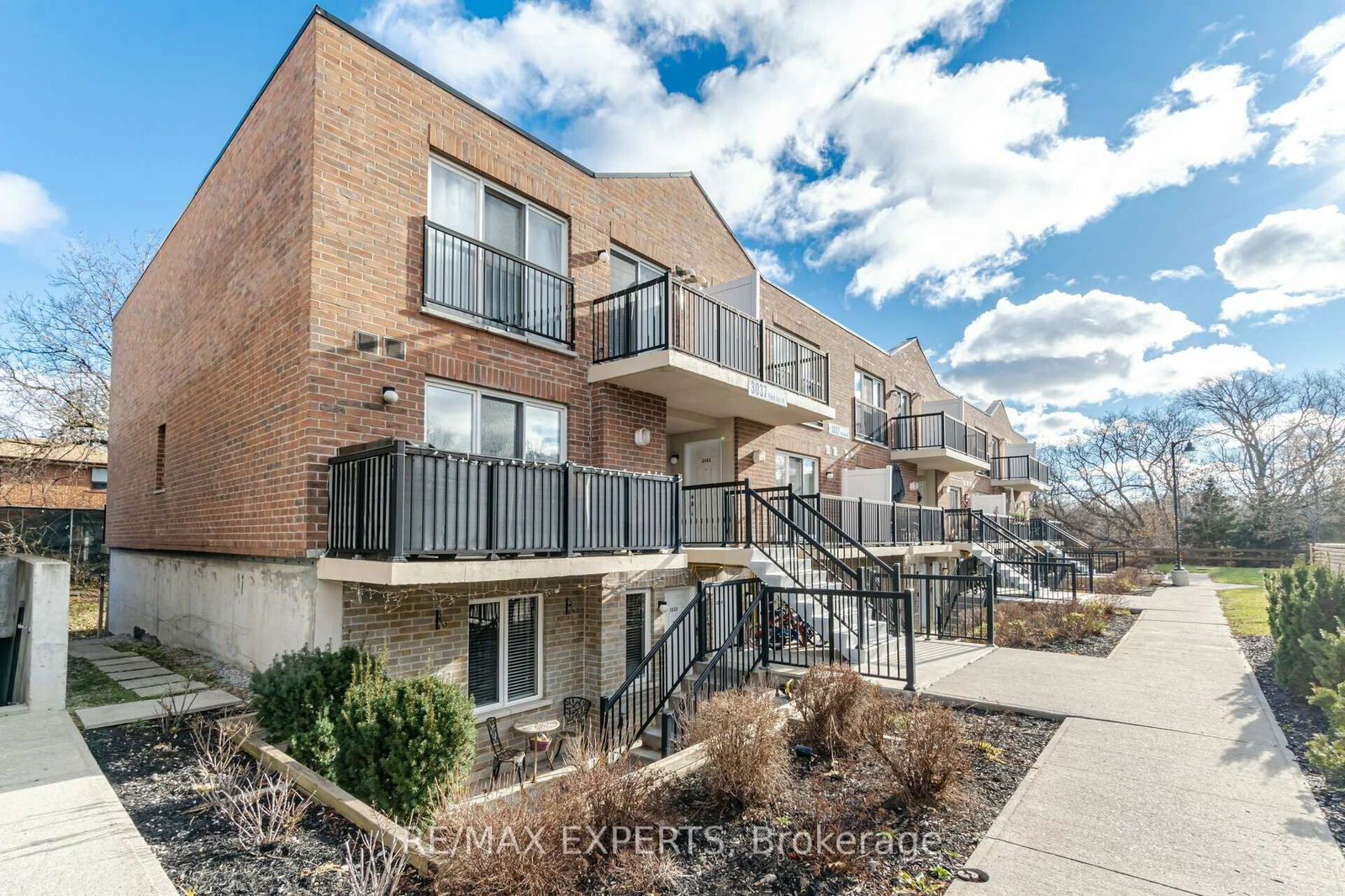 Townhouse for sale at 1036-3037 Finch Avenue, Toronto, Humbermede, M9M 0A2 - MLS: W11992878