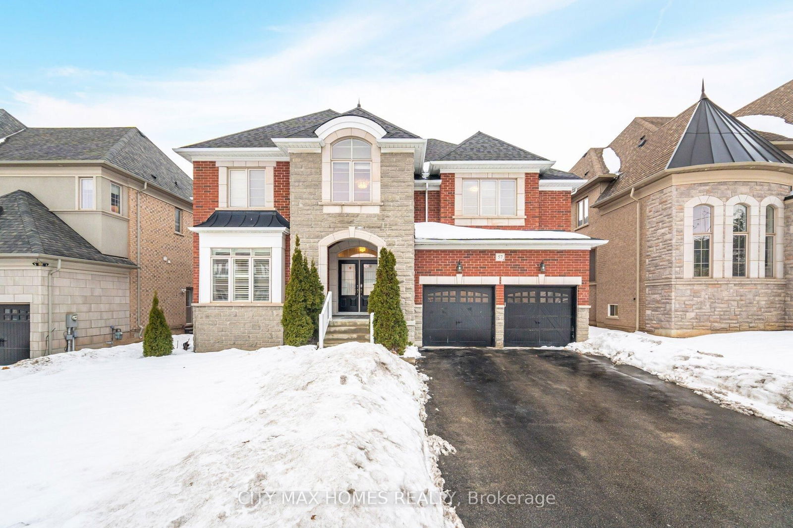 Detached House for sale at 57 Beacon Hill Drive, Brampton, Credit Valley, L6X 0V7 - MLS: W11993142