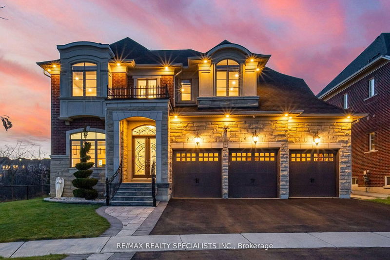 home for sale on 8 Herringbone Crescent