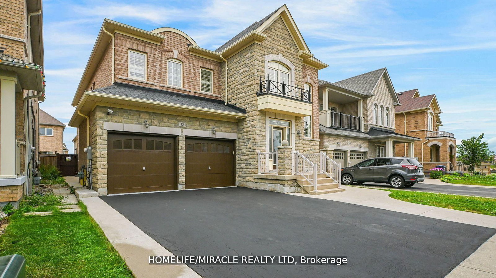 Detached House for sale at 33 Orangeblossom Trail, Brampton, Credit Valley, L6X 3B5 - MLS: W11993591