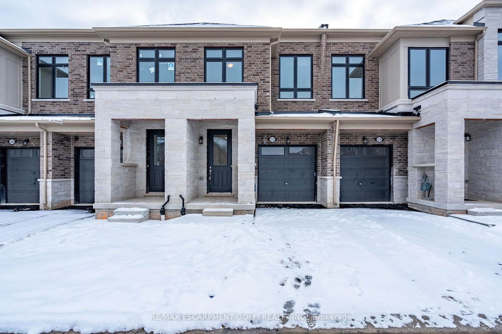 Townhouse for sale at 1378 Blueprint Common, Burlington, Tyandaga, L7P 0V6 - MLS: W11993683