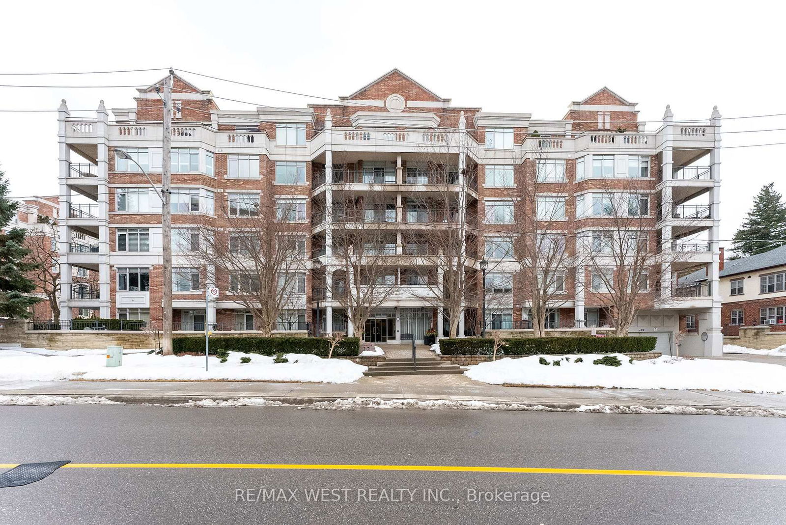 Condo for sale at 303-12 Old Mill Trail, Toronto, Kingsway South, M8X 2Z4 - MLS: W11993851