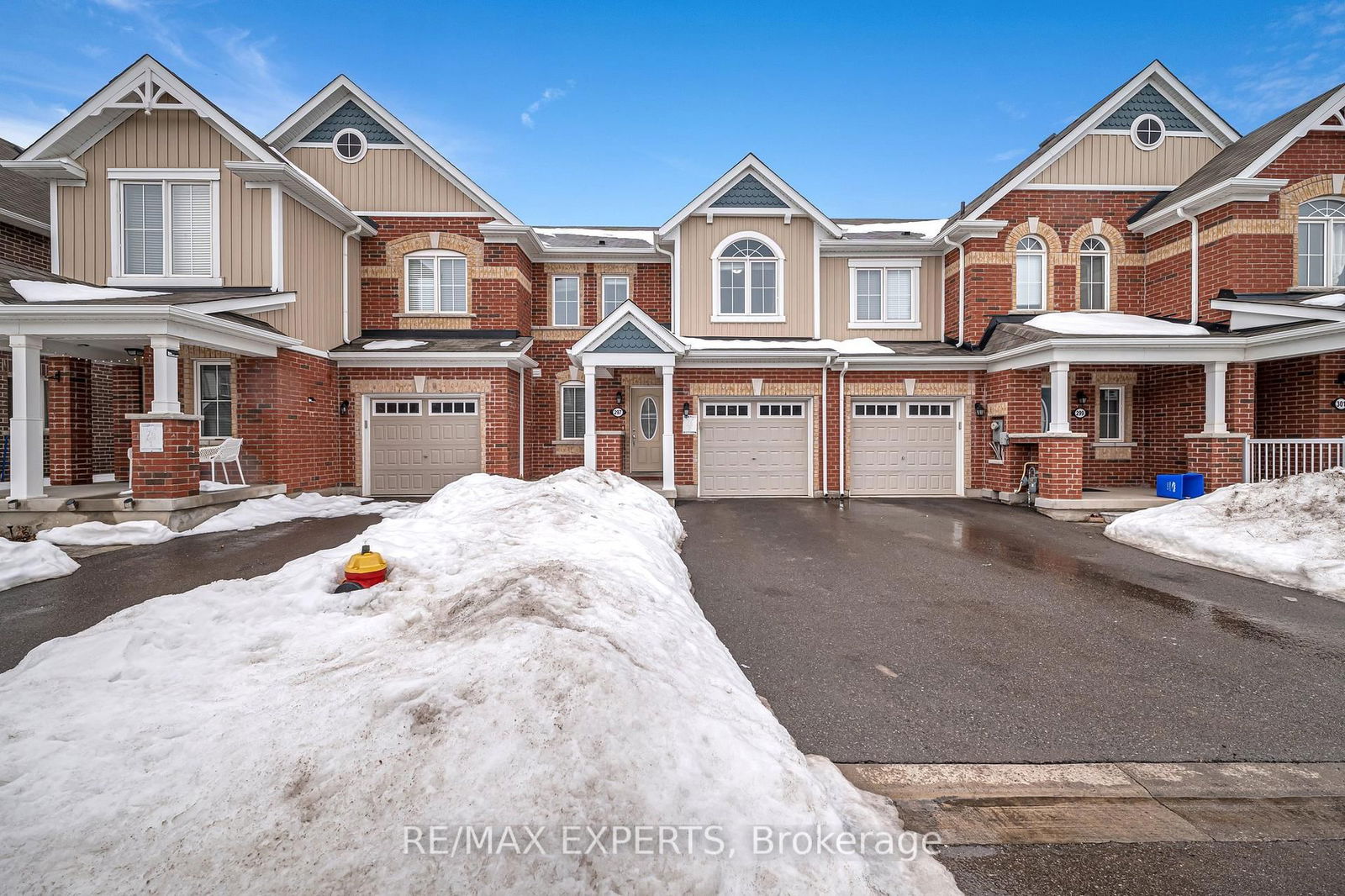 Townhouse for sale at 297 Beasley Terrace, Milton, Ford, L9E 1C5 - MLS: W11993966