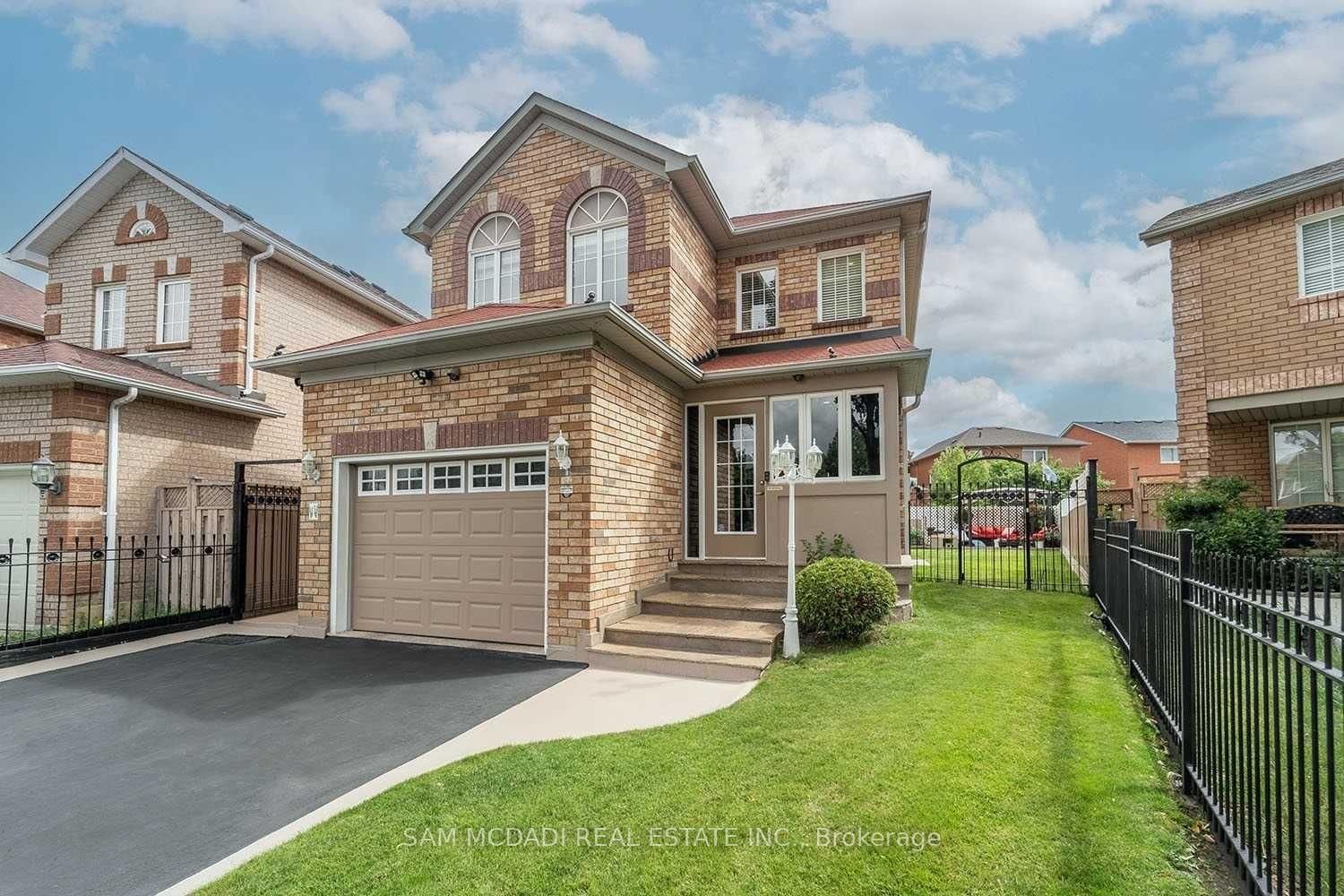 Detached House for sale at 5599 Brenchley Avenue, Mississauga, East Credit, L5V 2H3 - MLS: W11994112