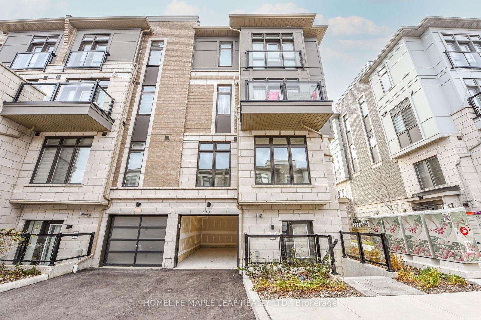 Townhouse for sale at 206-30 Halliford Place, Brampton, Goreway Drive Corridor, L6P 4R1 - MLS: W11994116