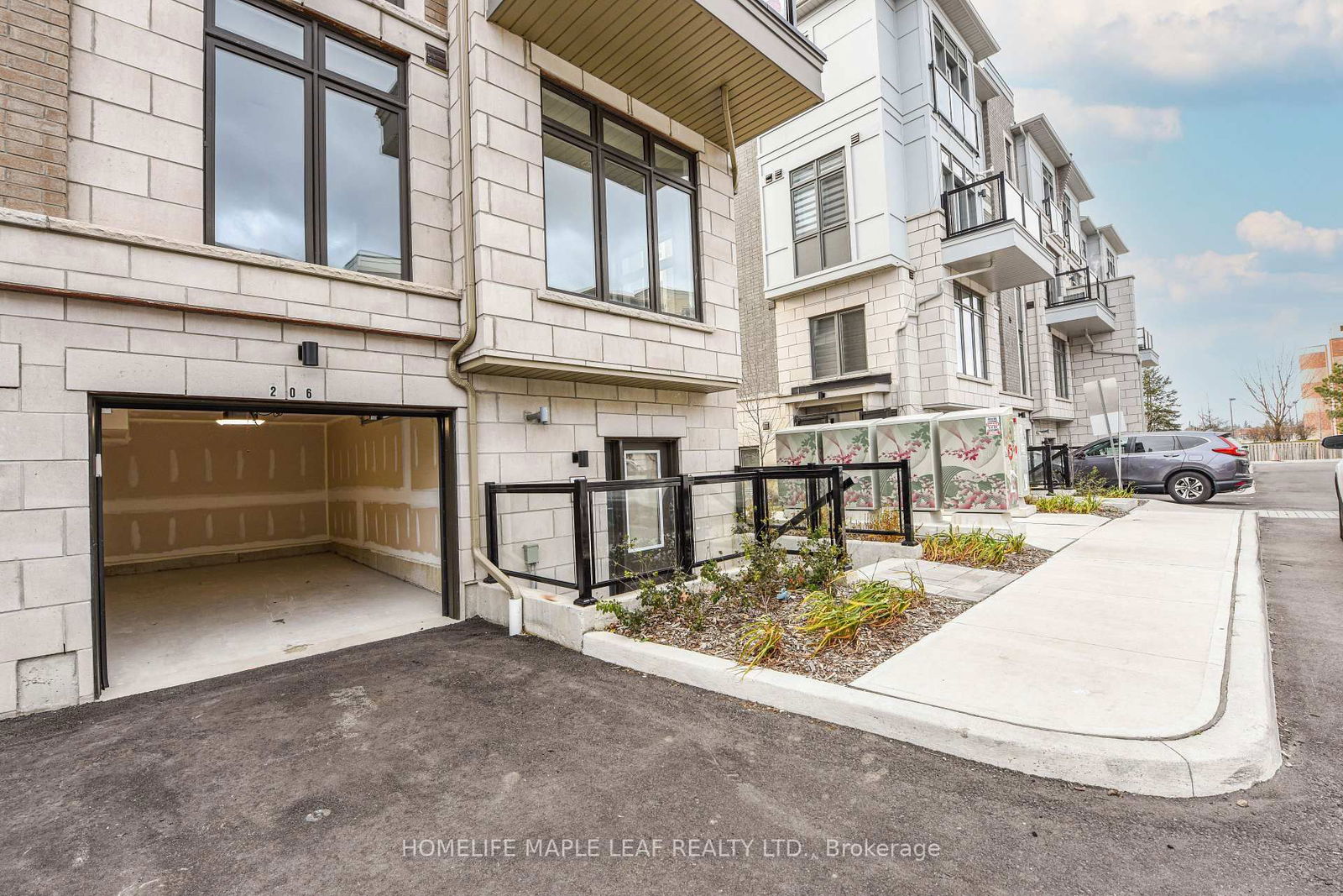 Townhouse for sale at 206-30 Halliford Place, Brampton, Goreway Drive Corridor, L6P 4R1 - MLS: W11994116