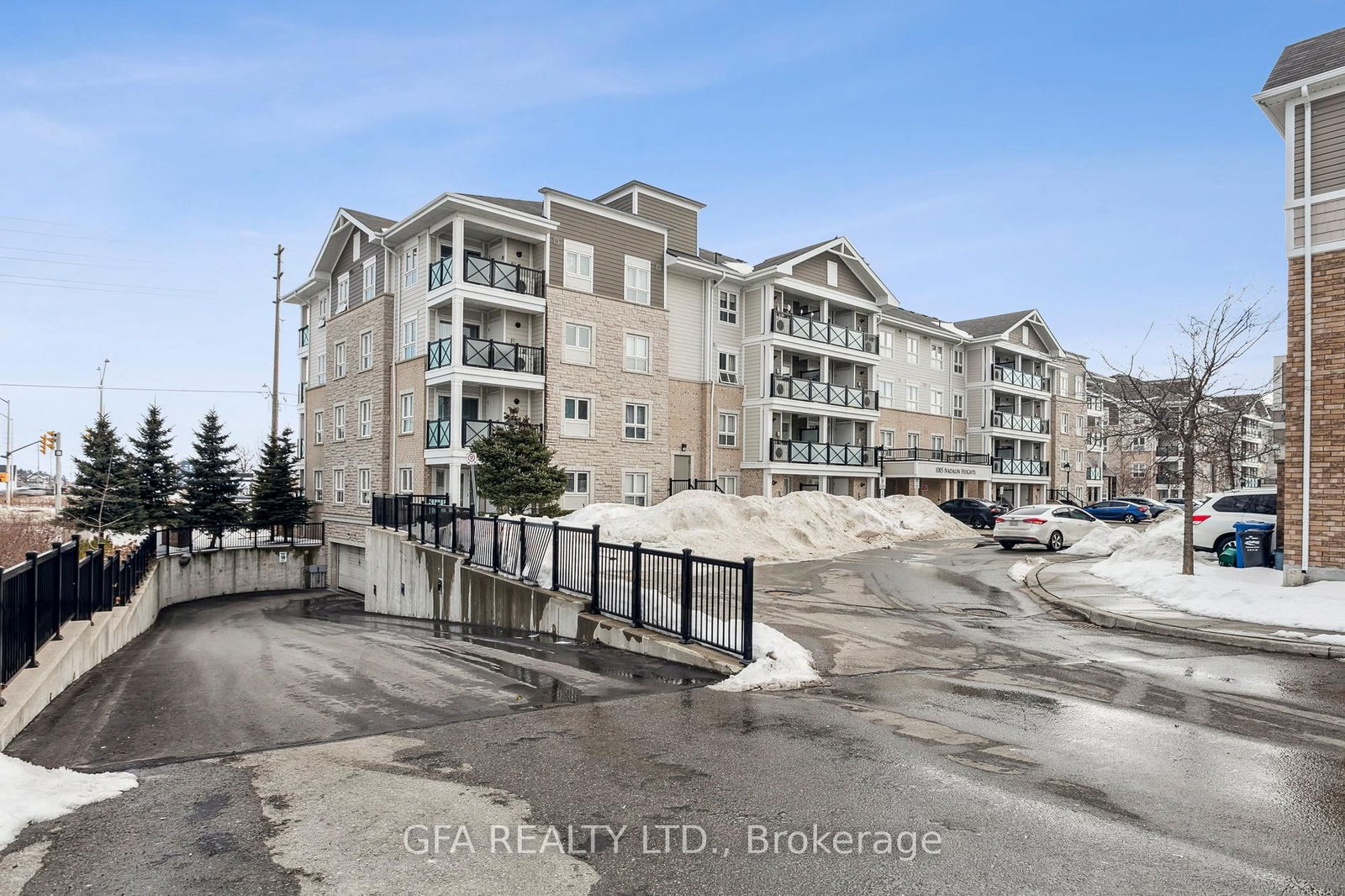 Condo for sale at 312-1005 Nadalin Heights, Milton, Willmott, L9T 8R4 - MLS: W11994180