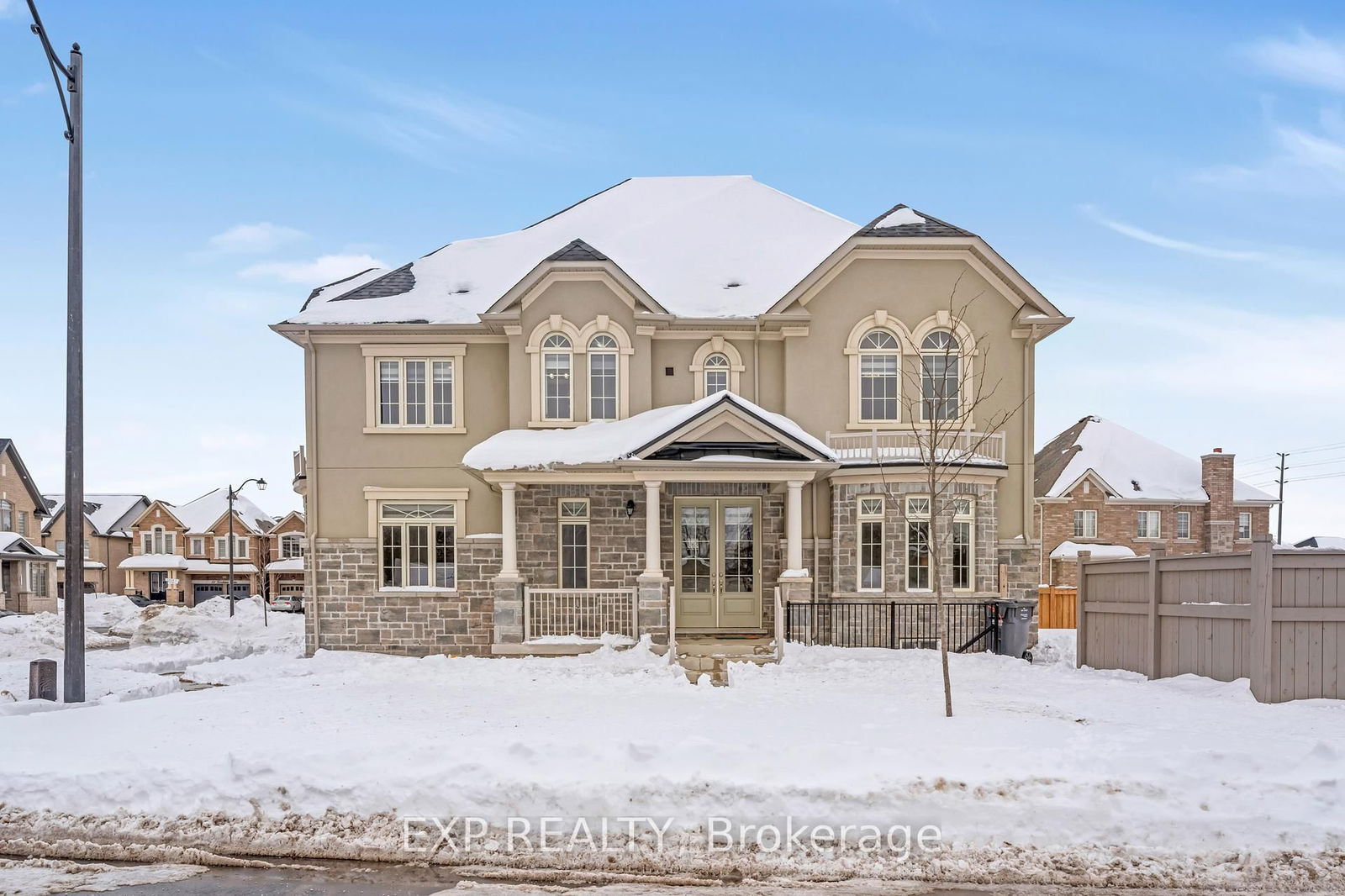 Detached House for sale at 5 Rockway Street, Brampton, Sandringham-Wellington North, L6R 4C5 - MLS: W11994251