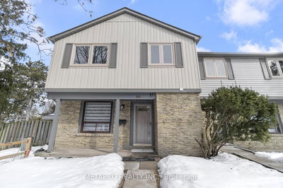 Townhouse for sale at 10-98 Falconer Drive, Mississauga, Streetsville, L5N 1Y2 - MLS: W11994333