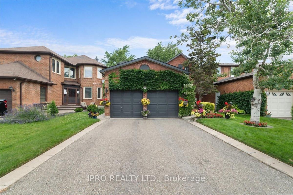 Detached House for sale at 77 Lord Simcoe Drive, Brampton, Westgate, L6S 5H1 - MLS: W11994523