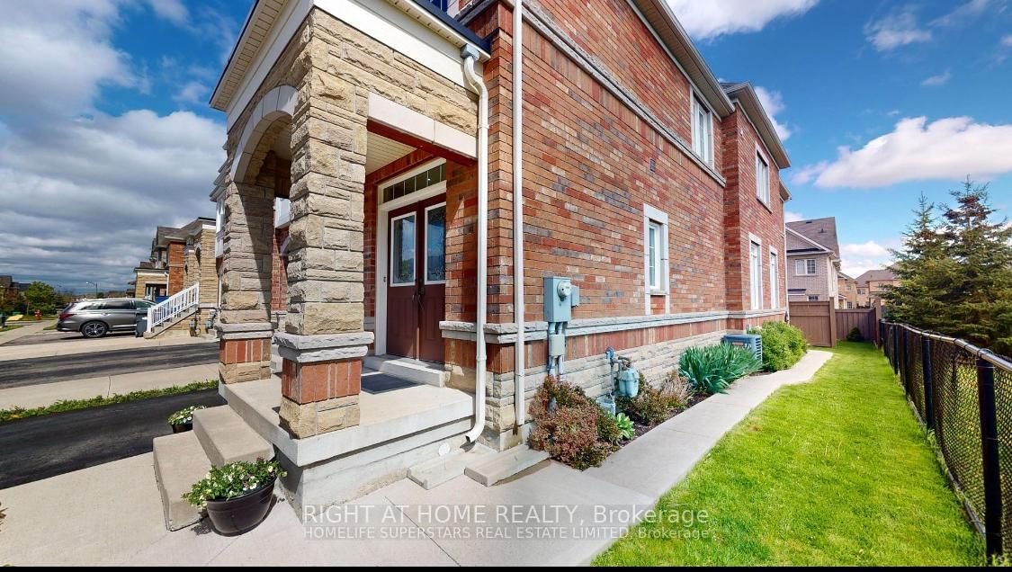 Townhouse for sale at 88 Lorenzo Circle, Brampton, Sandringham-Wellington, L6R 3N4 - MLS: W11994539