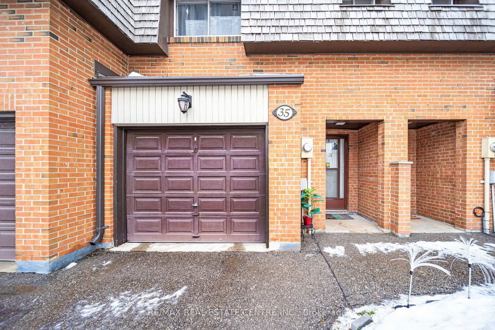 Townhouse for sale at 35 Briar Path, Brampton, Avondale, L6T 2A3 - MLS: W11994626