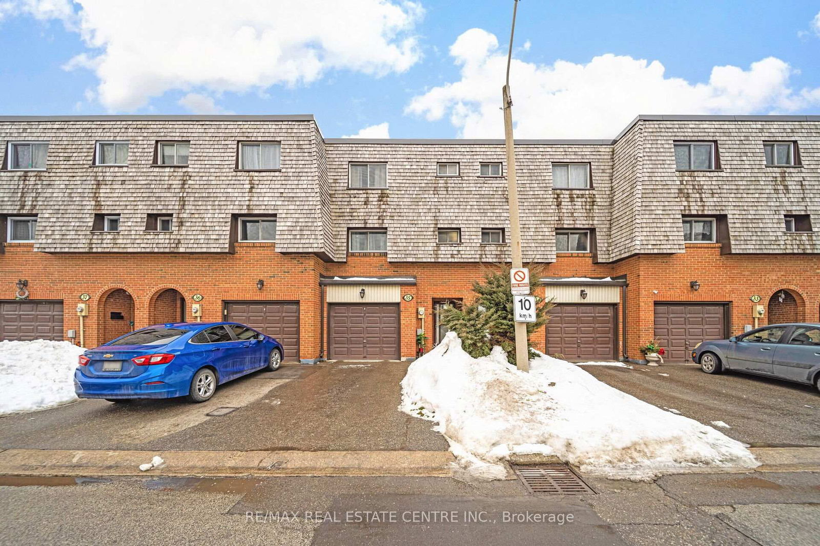 Townhouse for sale at 35 Briar Path, Brampton, Avondale, L6T 2A3 - MLS: W11994626