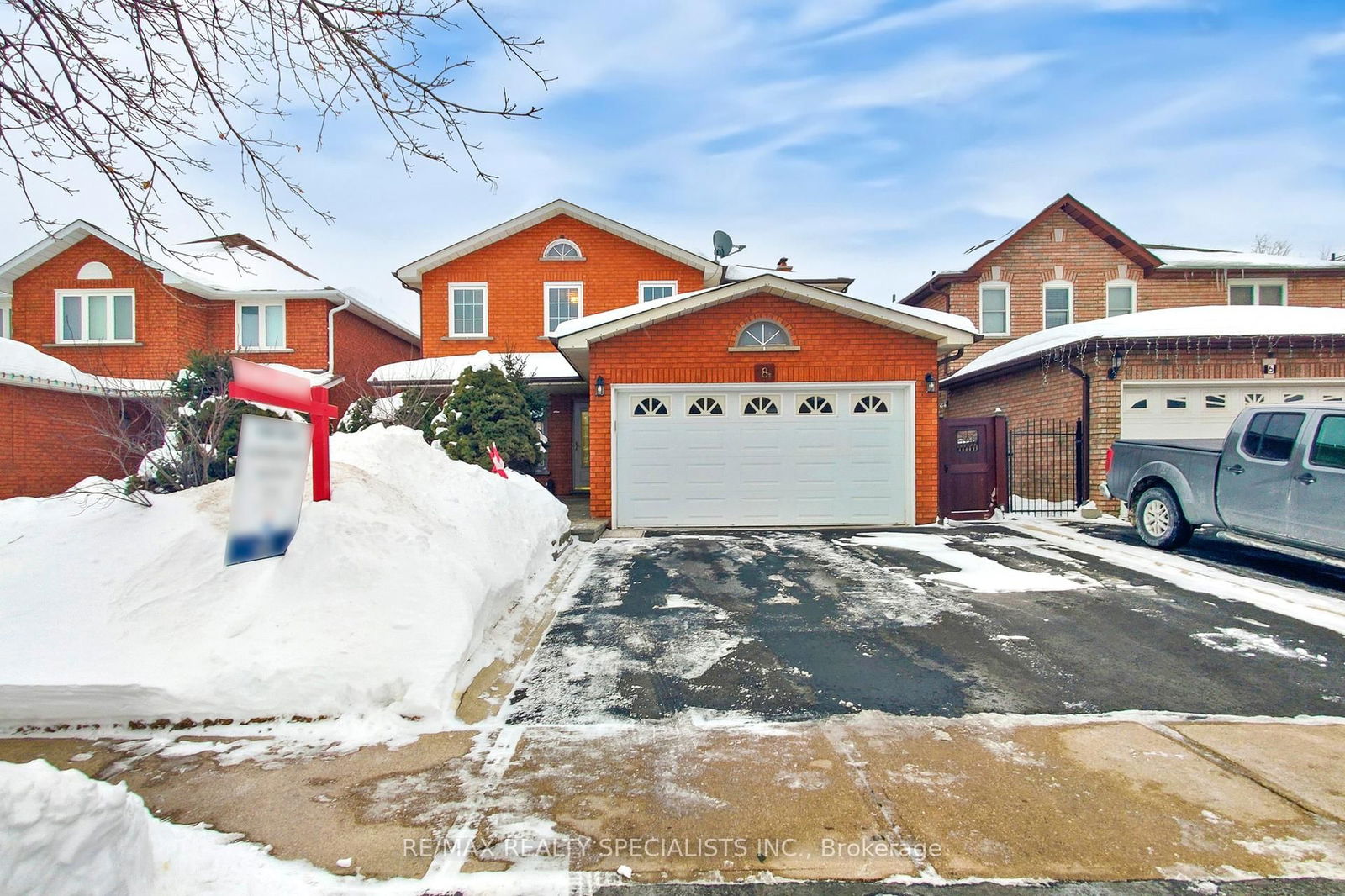 Detached House for sale at 8 Cochrane Avenue, Brampton, Heart Lake East, L6Z 4J4 - MLS: W11994826