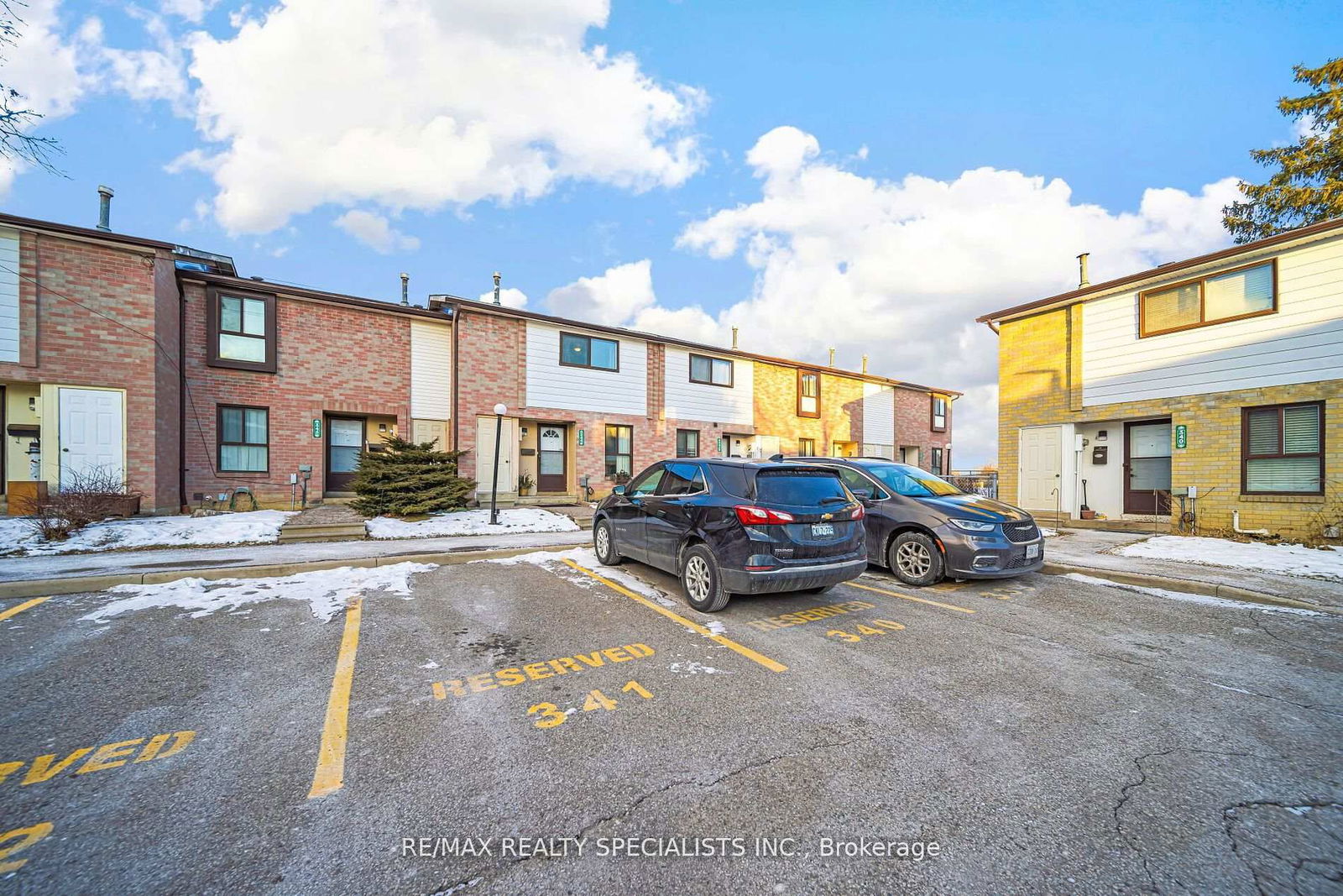 Townhouse for sale at 344 Fleetwood Crescent, Brampton, Southgate, L6T 2E7 - MLS: W11994881