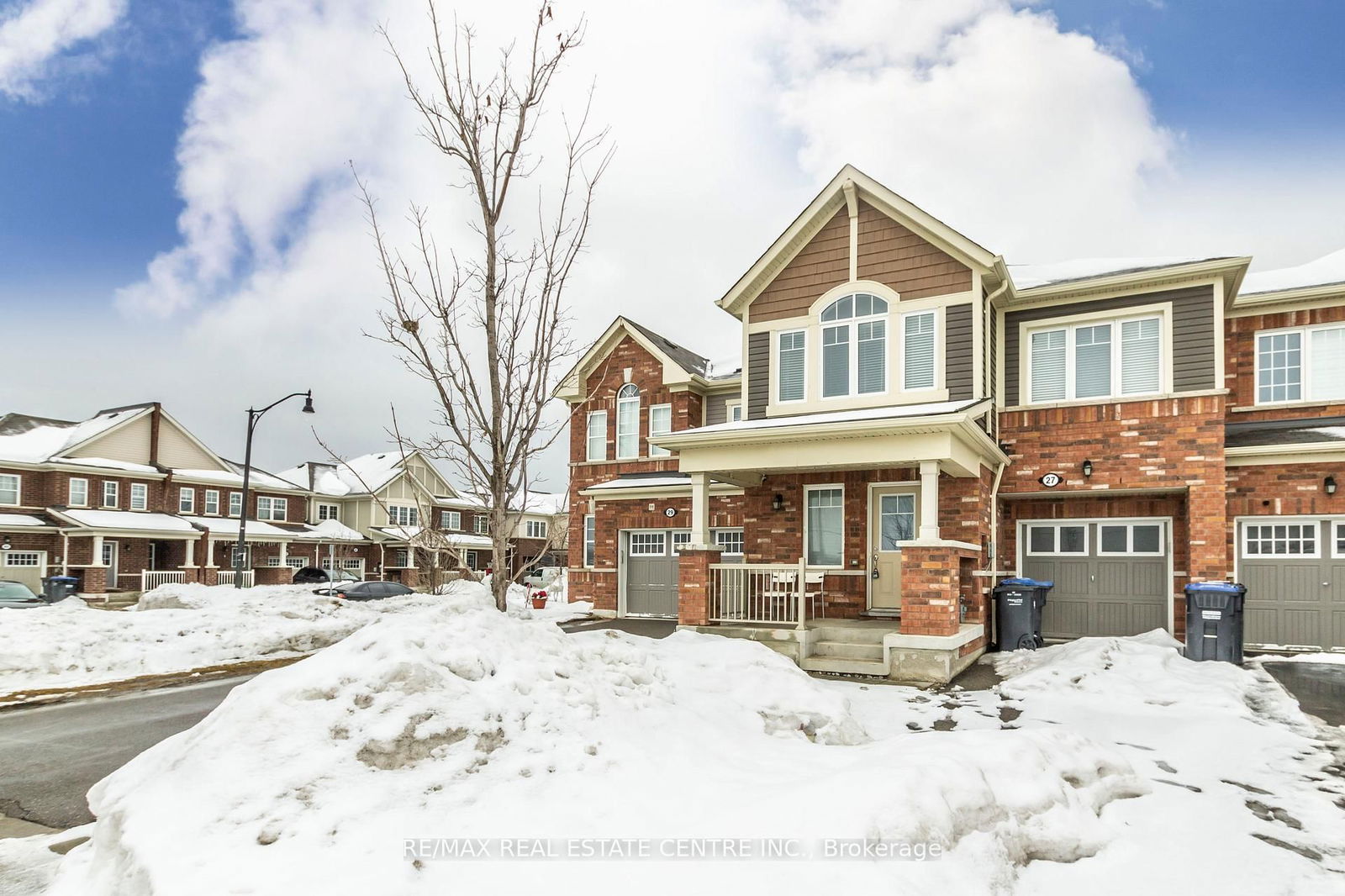 Townhouse for sale at 27 Donlamont Circle, Brampton, Northwest Brampton, L7C 3H1 - MLS: W11994919