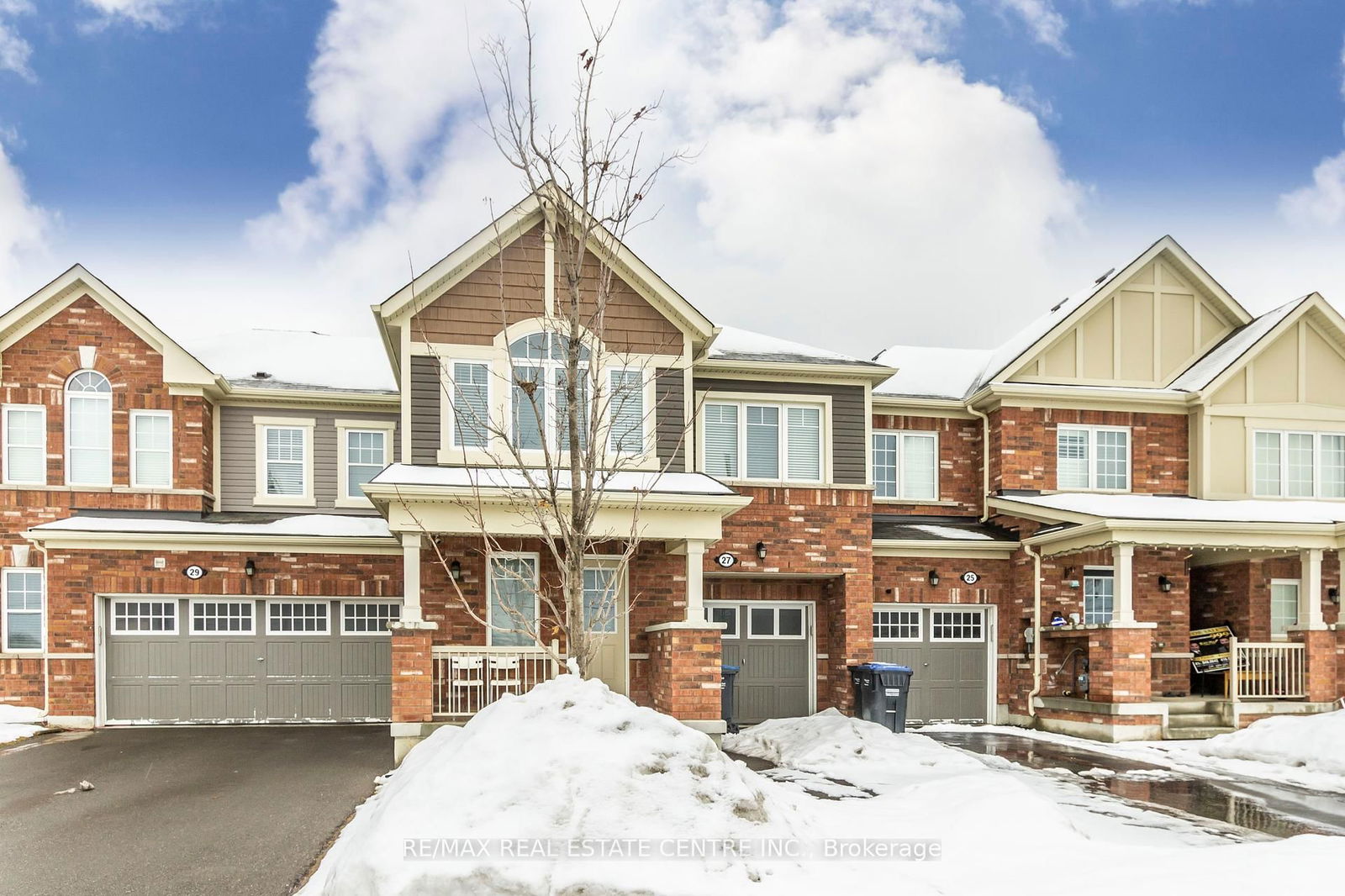 Townhouse for sale at 27 Donlamont Circle, Brampton, Northwest Brampton, L7C 3H1 - MLS: W11994919