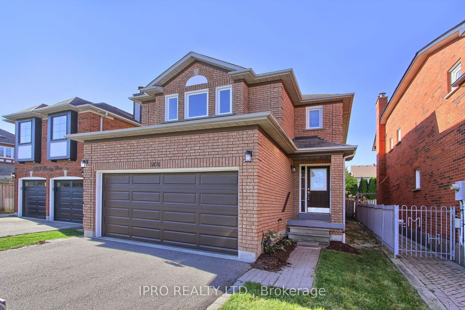 Detached House for sale at 5874 Chorley Place, Mississauga, Central Erin Mills, L5M 5L7 - MLS: W11994922