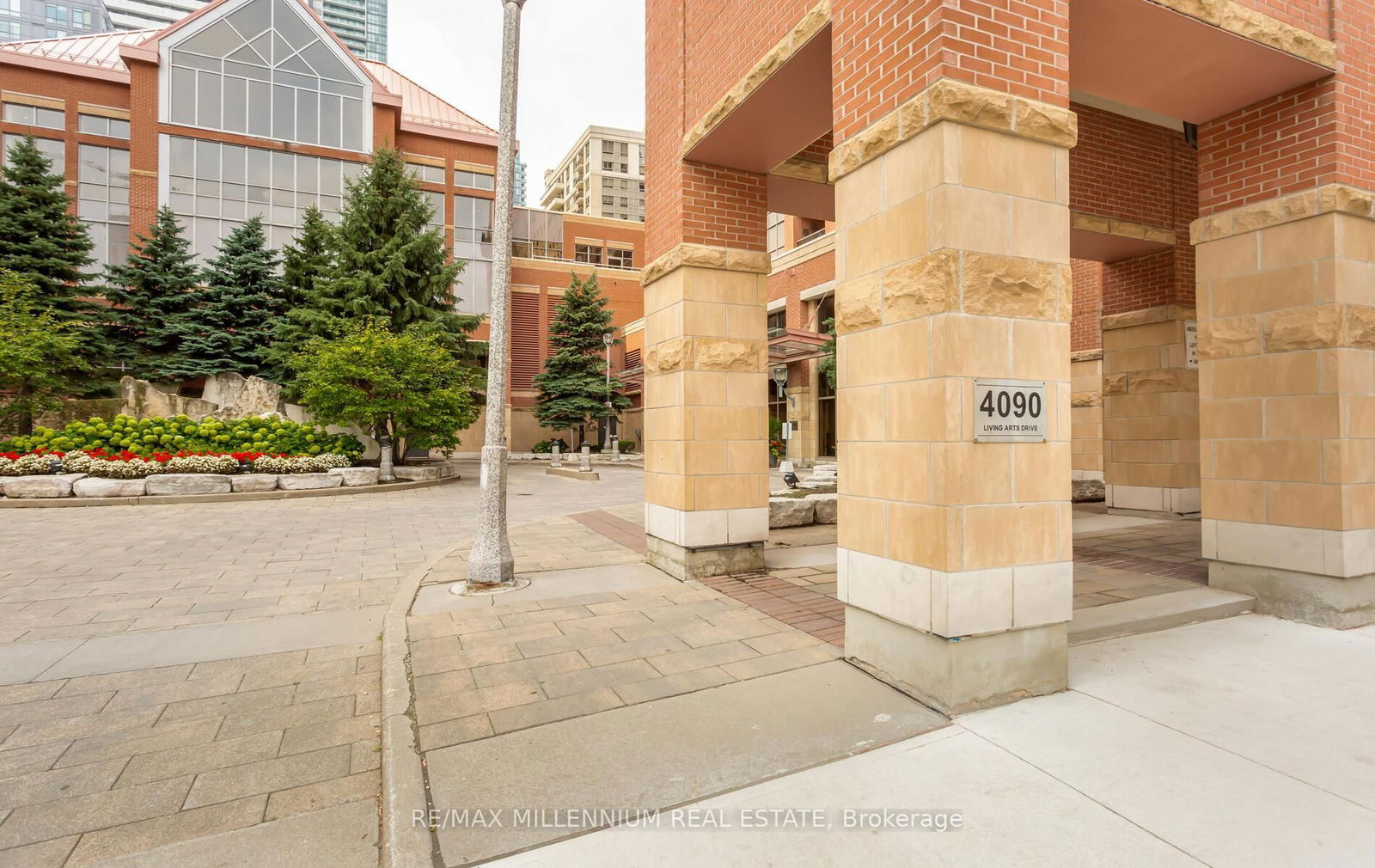 Condo for sale at 2111-4090 Living Arts Drive, Mississauga, City Centre, L5B 4M8 - MLS: W11995027