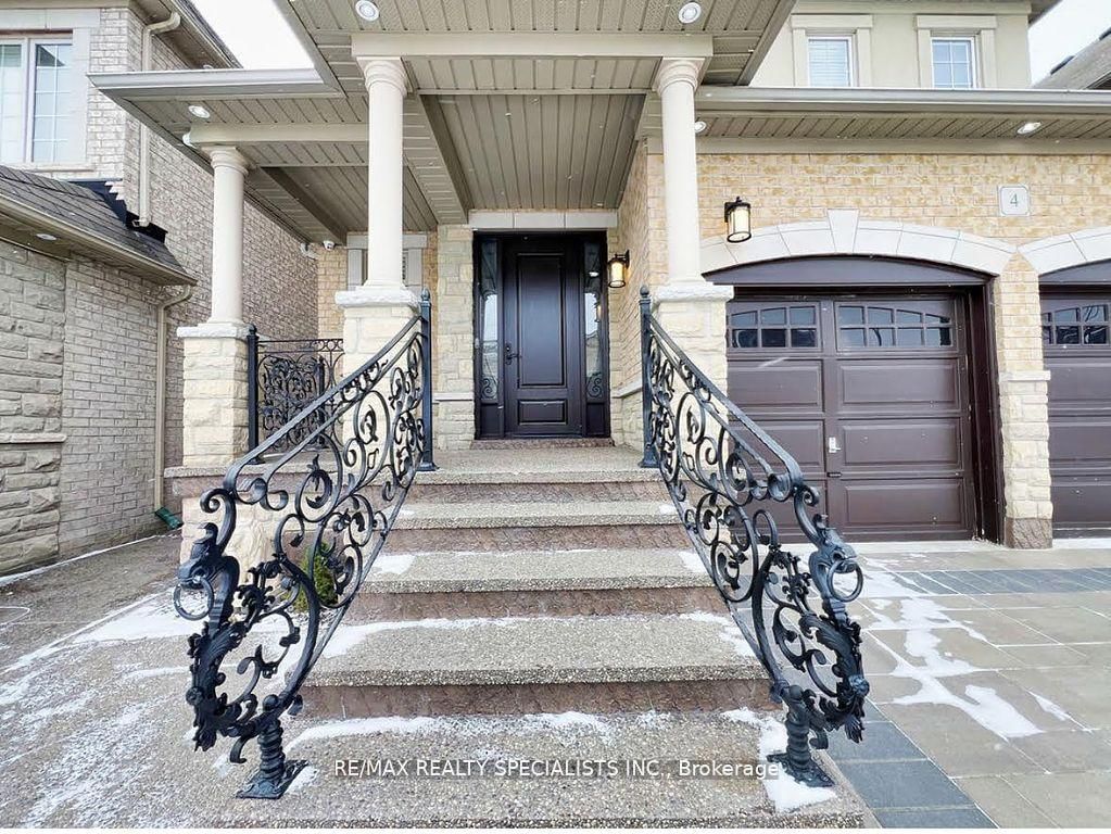 Detached House for sale at 4 Vernosa Drive, Brampton, Credit Valley, L6Y 2Y2 - MLS: W11995089