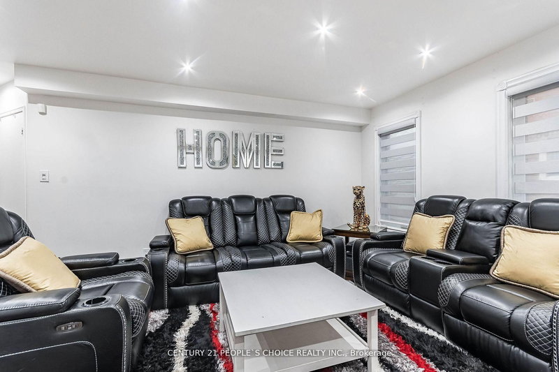 71 Ravenscliffe Crt W, Brampton, L6X 4N9 | Image 3