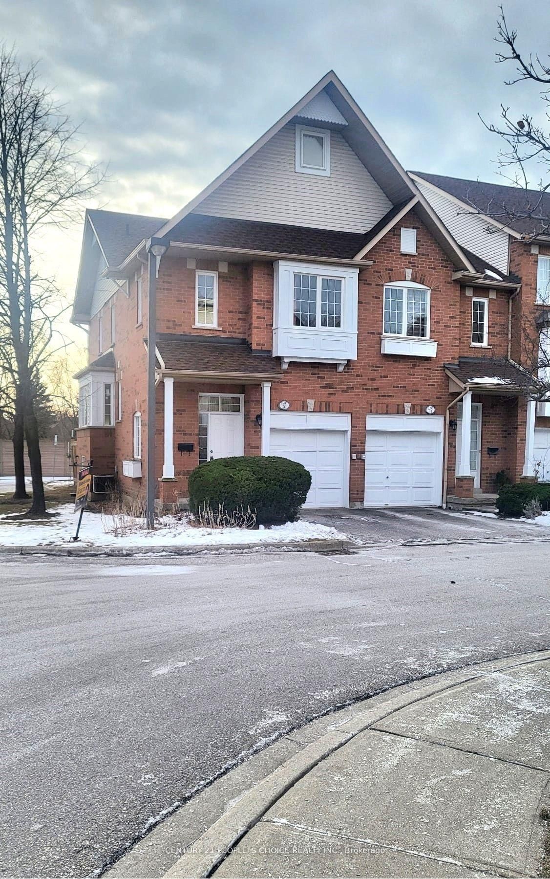 Townhouse for lease at 30-1591 South Parade Court, Mississauga, East Credit, L5M 6G1 - MLS: W11995193