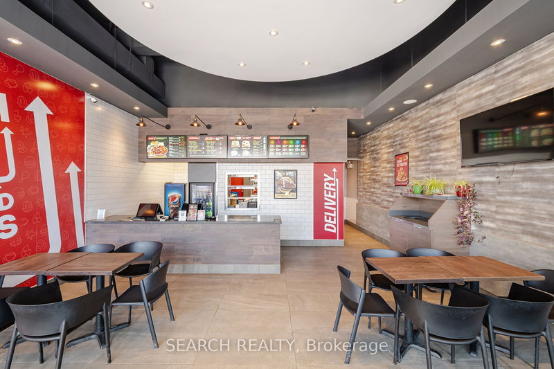 1900 Fowler Dr, Mississauga, L5K 1T7 | Image 2