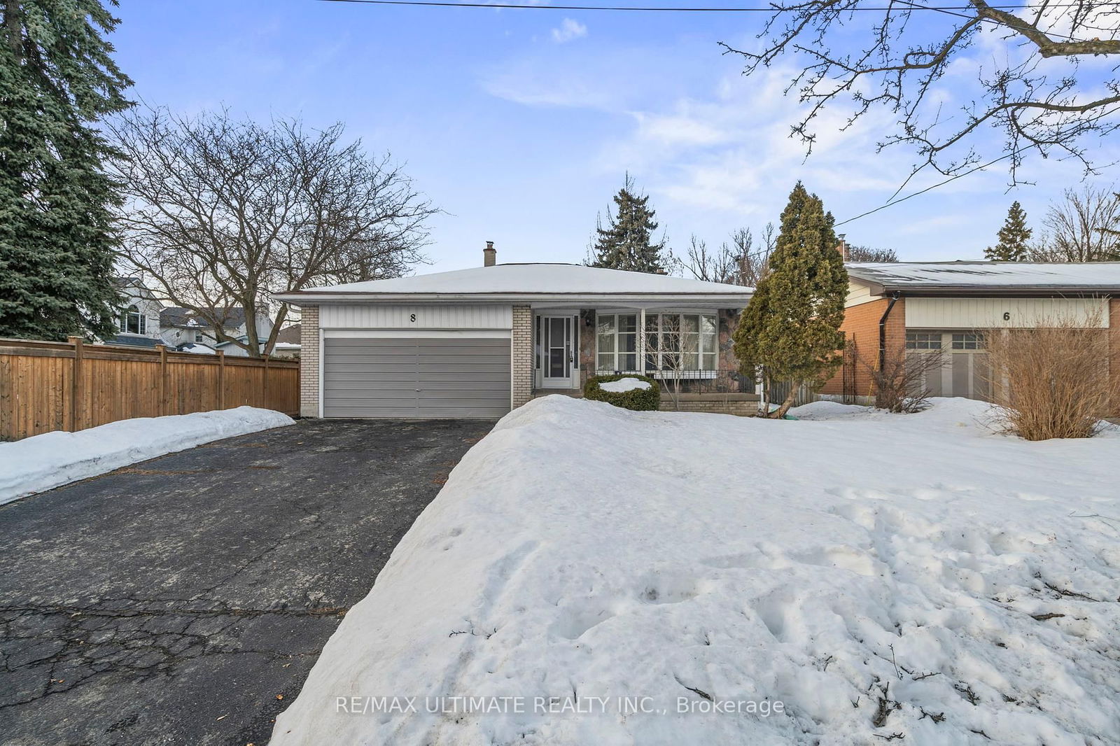 Detached House for sale at 8 Keane Avenue, Toronto, Islington-City Centre West, M9B 2B7 - MLS: W11995612