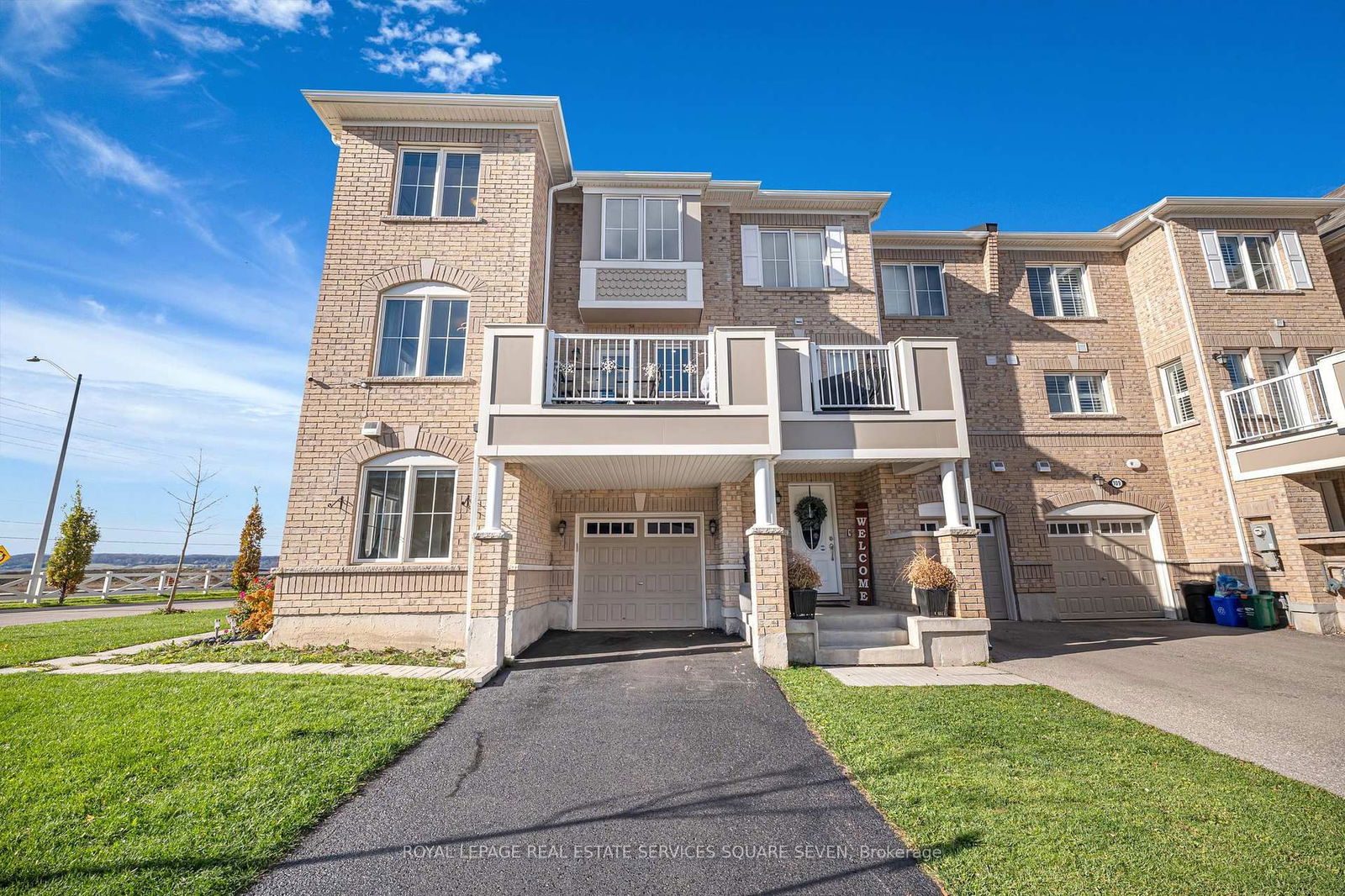 Townhouse for sale at 105 Bond Head Court, Milton, Ford, L9E 1G6 - MLS: W11995671