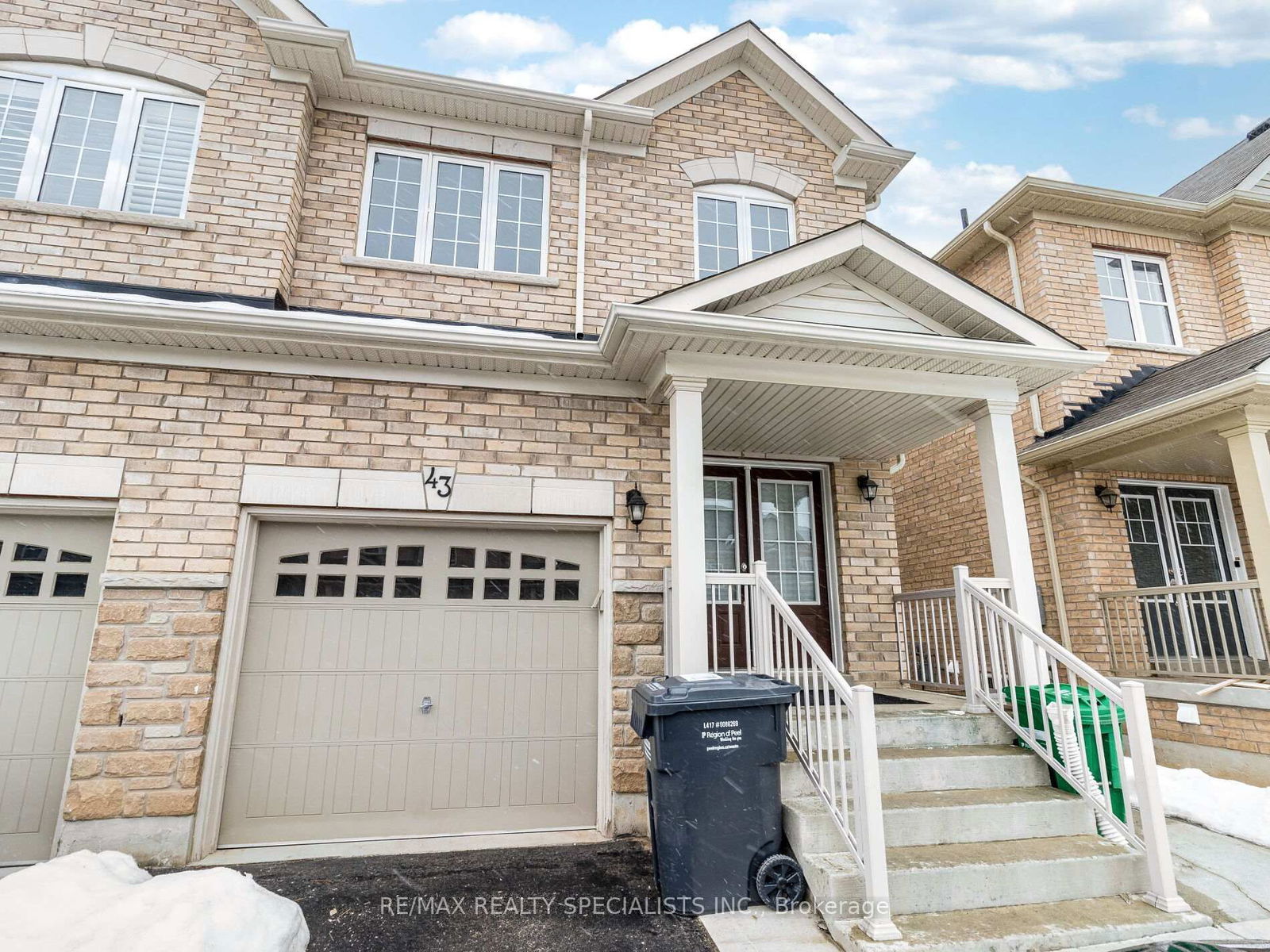 Semi-Detached House for lease at 43 Lanark Circle, Brampton, Credit Valley, L6X 5L5 - MLS: W11995779