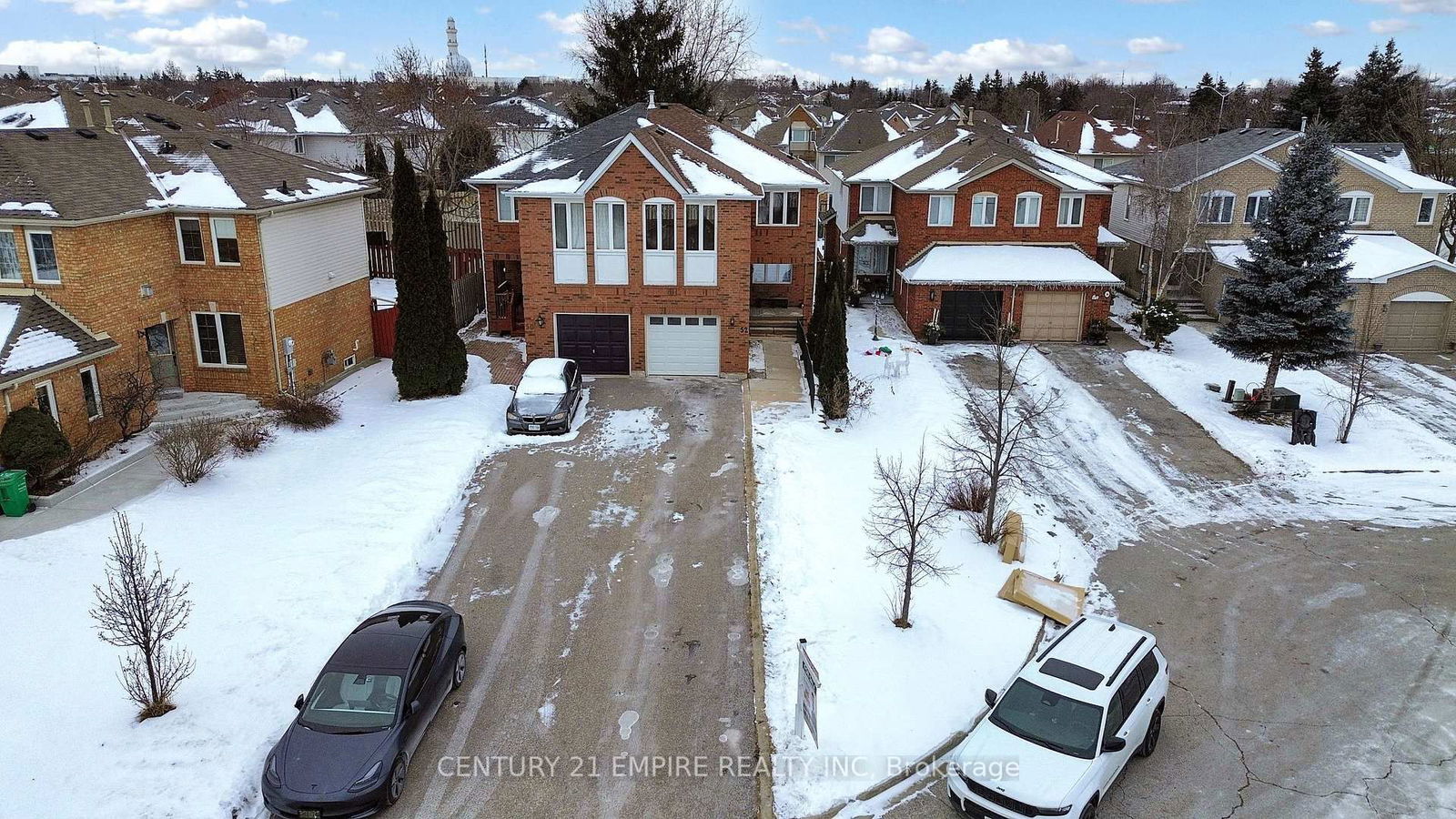 Semi-Detached House for sale at 52 Brower Court, Brampton, Heart Lake West, L6Z 4S6 - MLS: W11995801