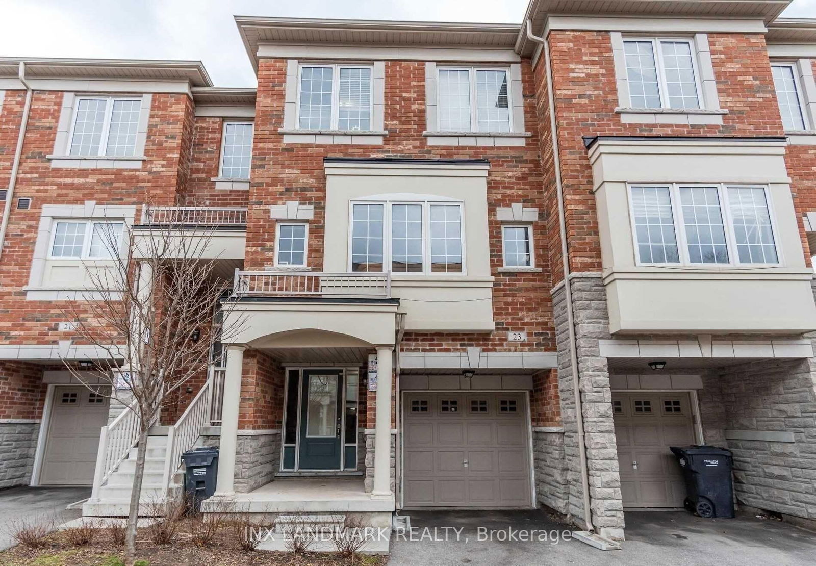 Townhouse for sale at 23 Abercove Close, Brampton, Credit Valley, L6Y 6E6 - MLS: W11995834