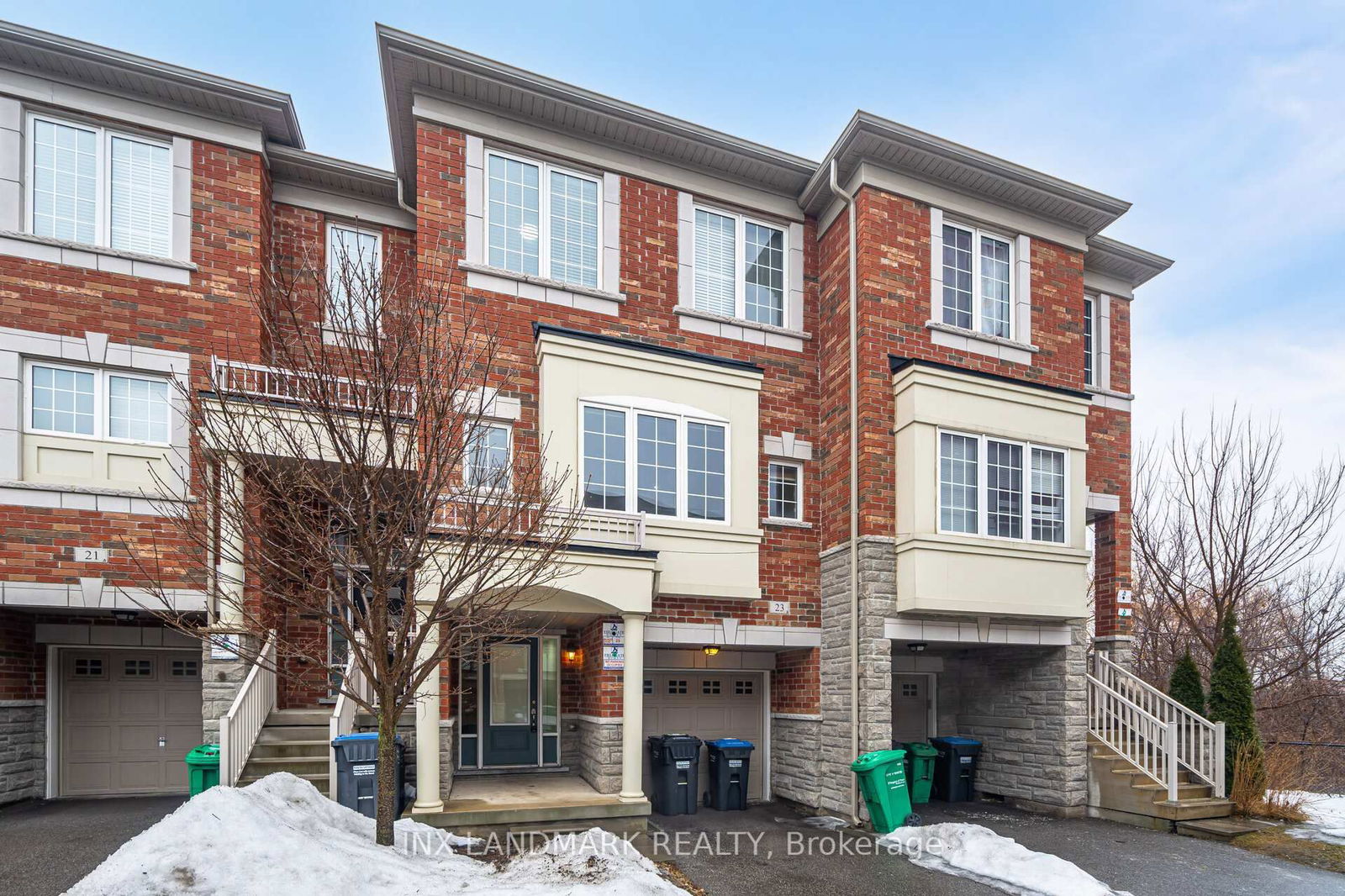 Townhouse for sale at 23 Abercove Close, Brampton, Credit Valley, L6Y 6E6 - MLS: W11995834