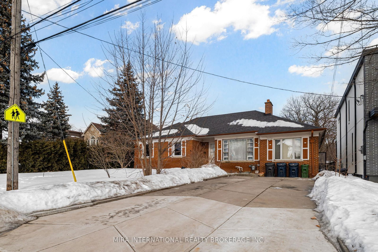 Detached House for sale at 97 Cornelius Pkwy, Toronto, Maple Leaf, M6L 2K6 - MLS: W11995924