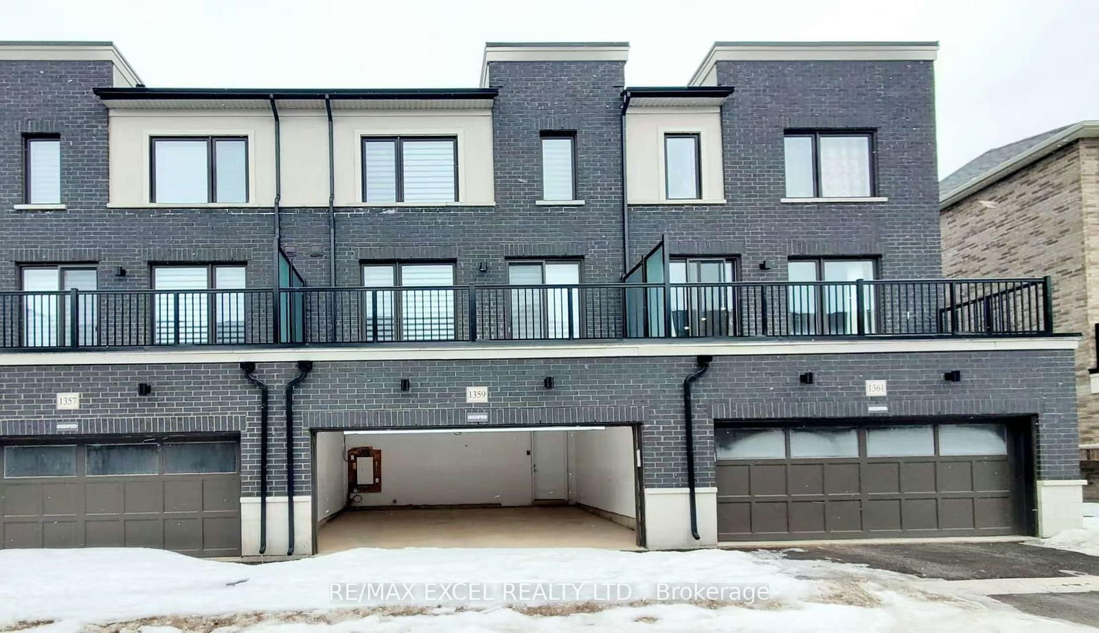 Townhouse for sale at 1359 Kobzar Drive, Oakville, NW Northwest, L6M 5P3 - MLS: W11996218