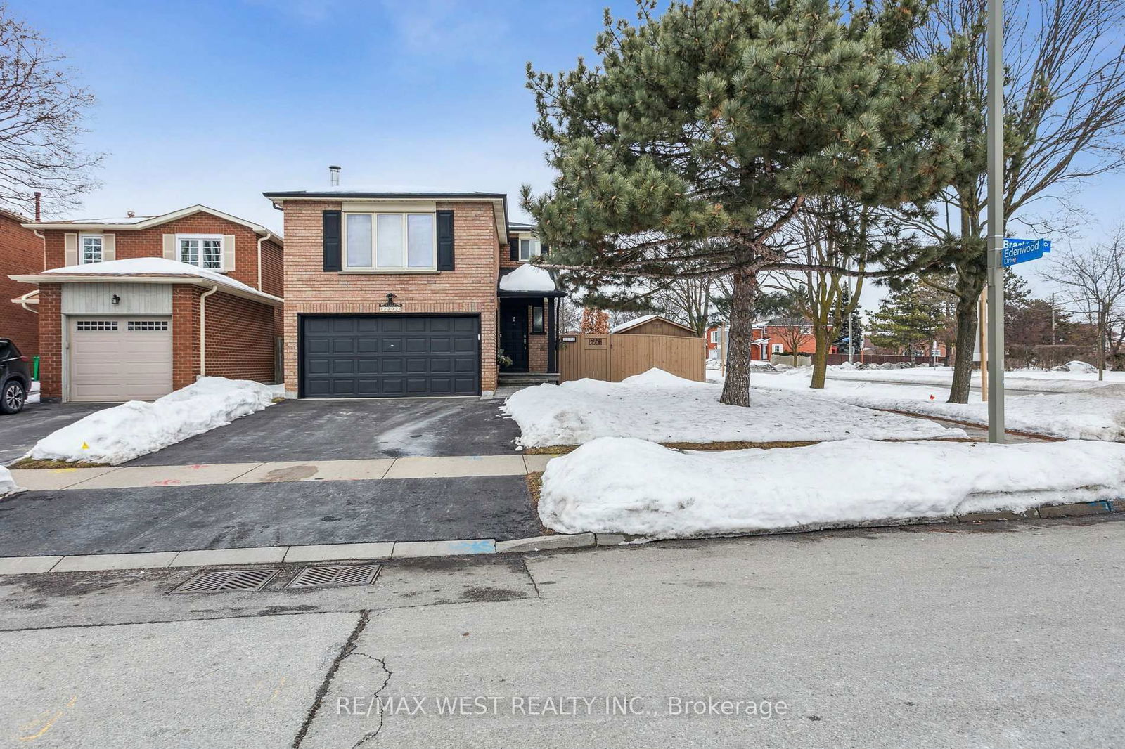 Detached House for sale at 3202 Bracknell Crescent, Mississauga, Meadowvale, L5N 4W5 - MLS: W11996587