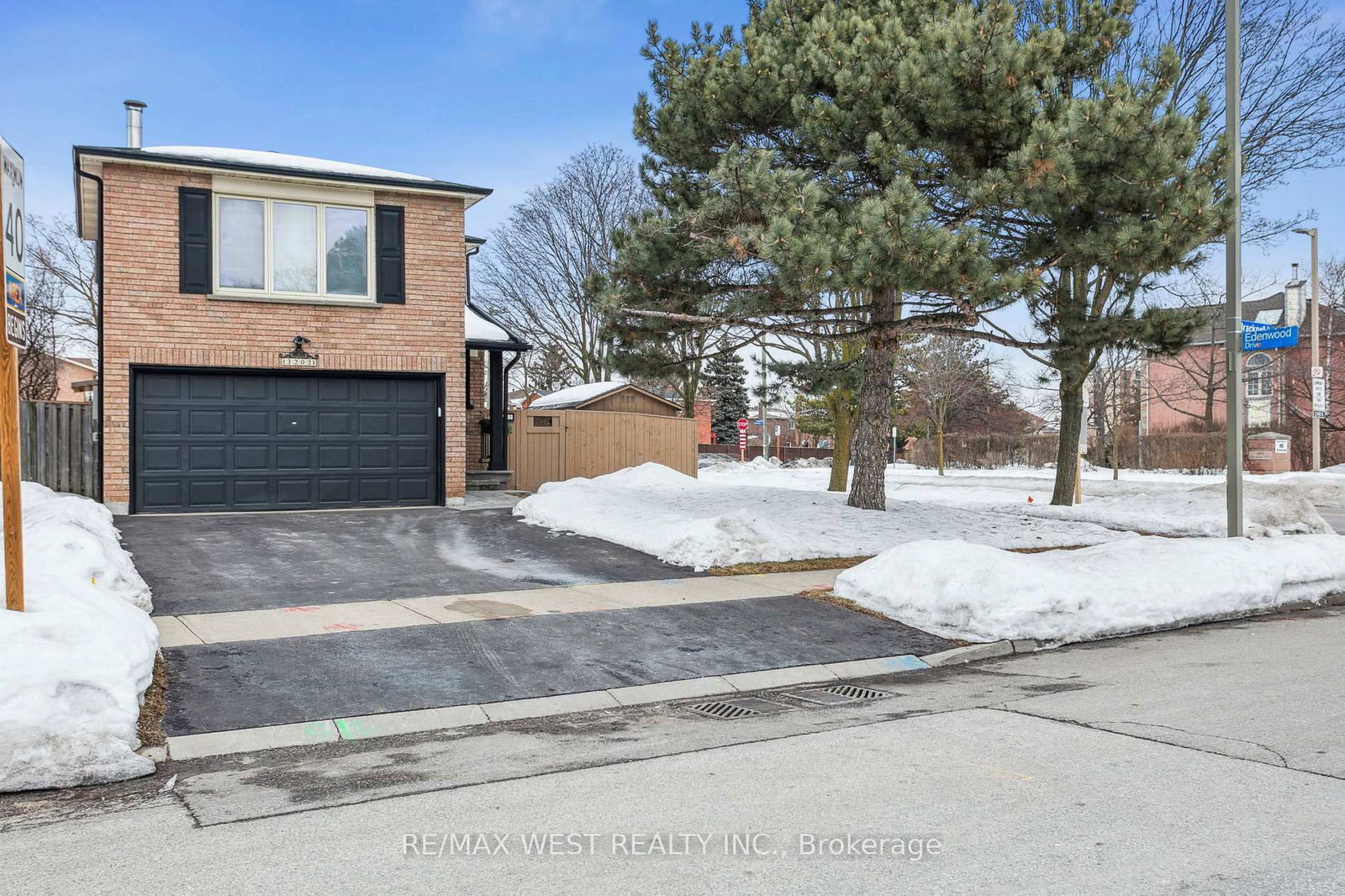 Detached House for sale at 3202 Bracknell Crescent, Mississauga, Meadowvale, L5N 4W5 - MLS: W11996587