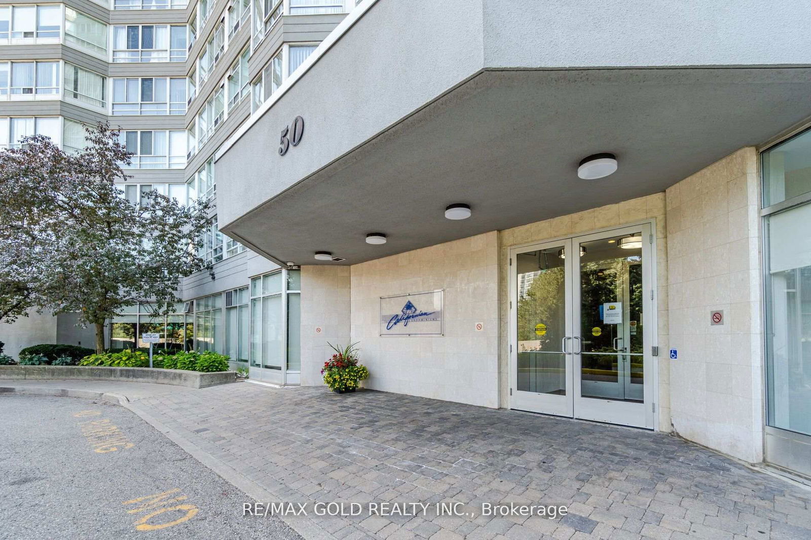 Condo for sale at 812-50 Kingsbridge Garden Circle, Mississauga, Hurontario, L5R 1Y2 - MLS: W11996848