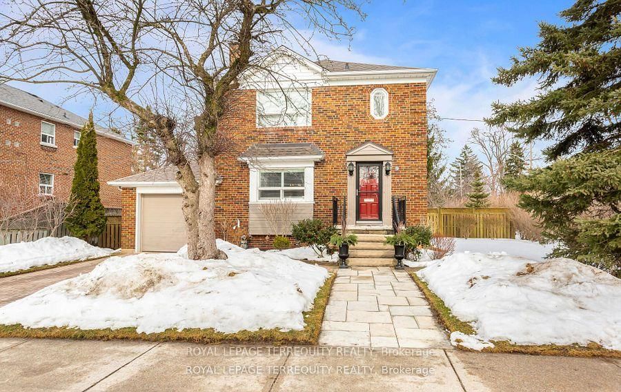 Detached House for lease at 9 Wenonah Drive, Mississauga, Port Credit, L5G 3V8 - MLS: W11997262