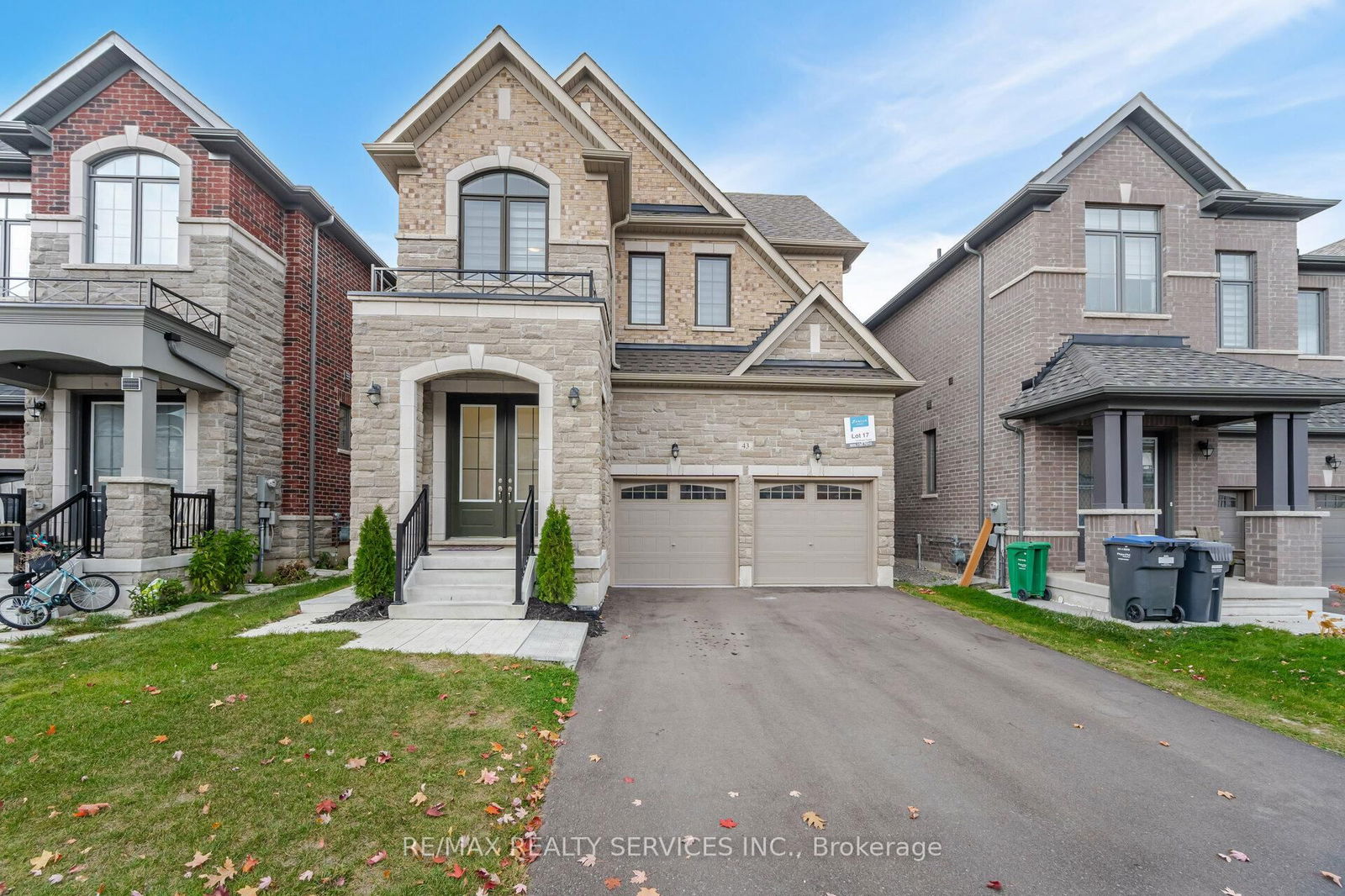 Detached House for sale at 43 Rainbrook Close, Brampton, Sandringham-Wellington, L6R 0Y9 - MLS: W11997529