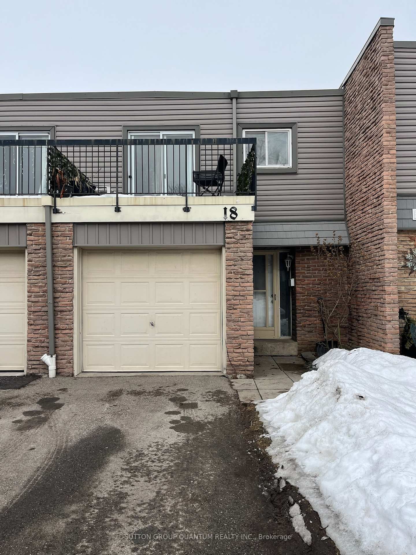 Townhouse for sale at 18-2315 Bromsgrove Road, Mississauga, Clarkson, L5J 4A6 - MLS: W11997627