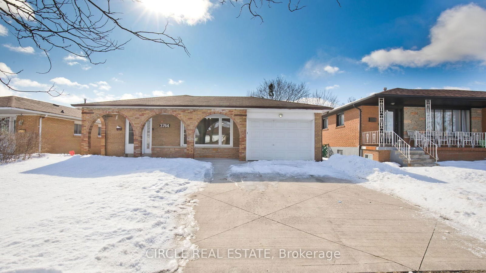 Detached House for sale at 3764 Wyewood Road, Mississauga, Malton, L4T 2A2 - MLS: W11998014