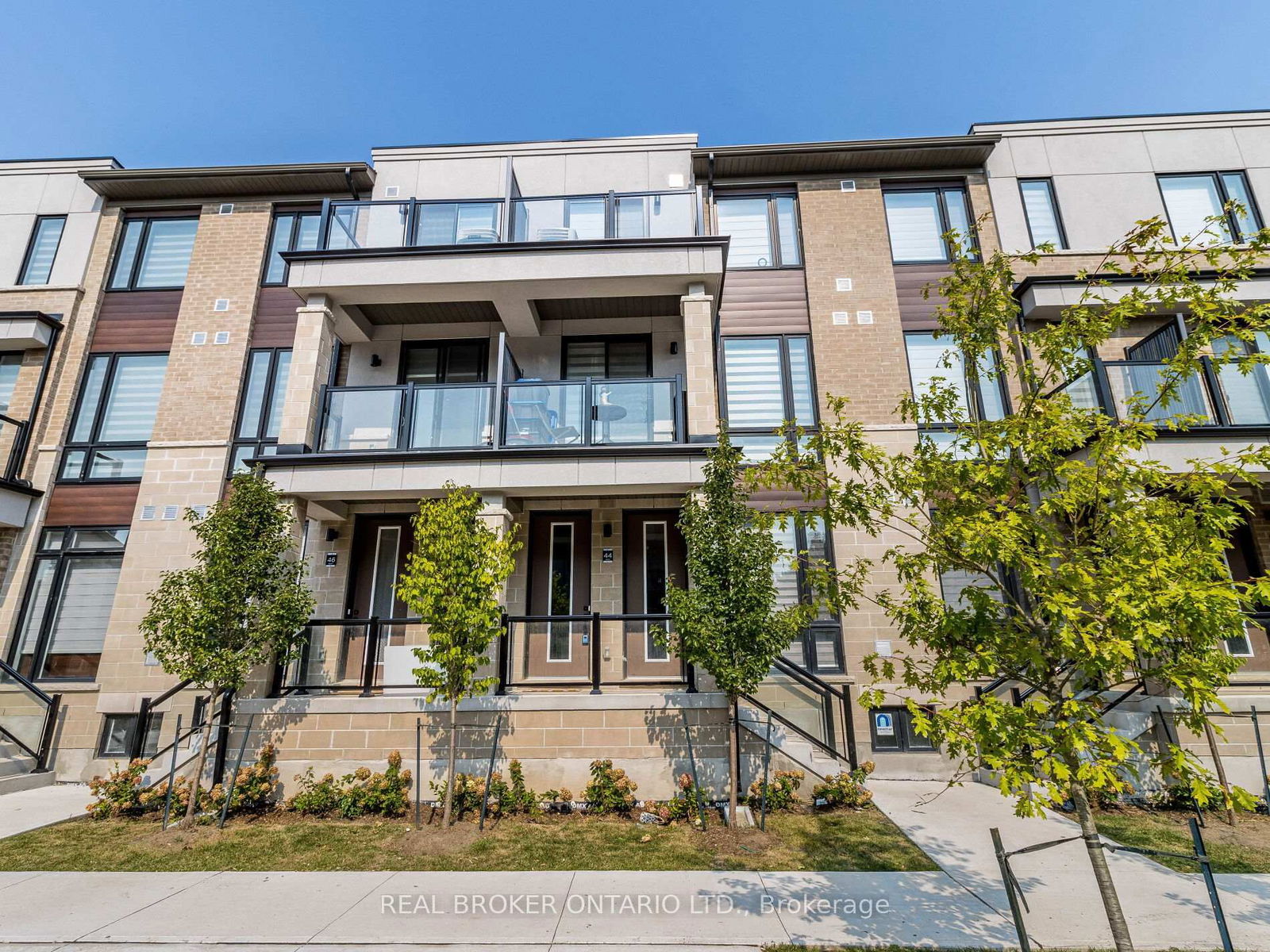 Townhouse for sale at 45 Knotsberry Circle, Brampton, Bram West, L6Y 0C3 - MLS: W11998050