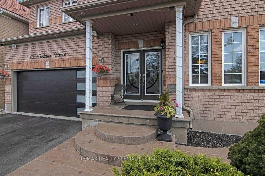 Detached House for sale at 13 Perkins Drive, Brampton, Northwest Sandalwood Parkway, L7A 3W2 - MLS: W11998086