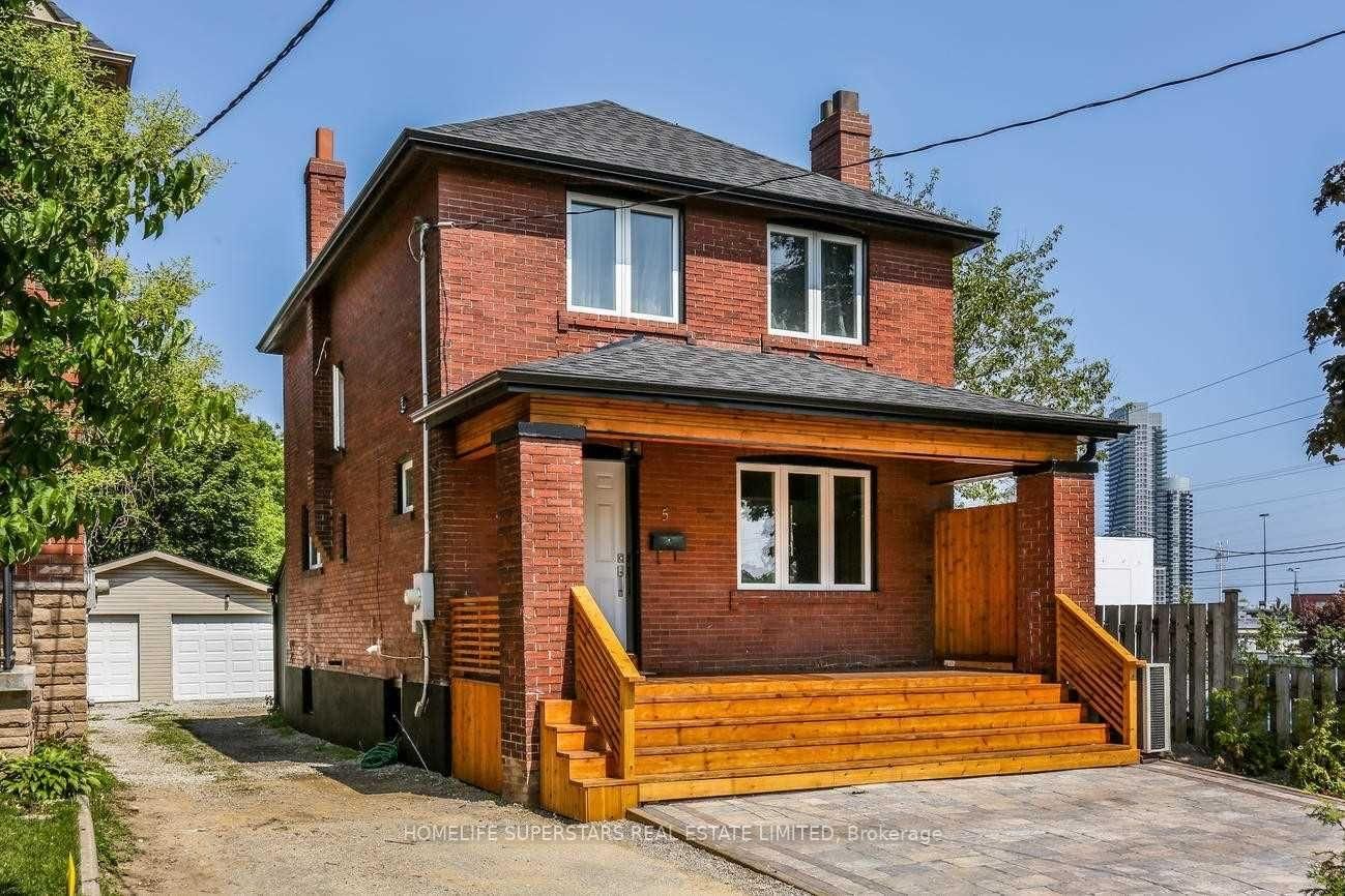 Detached House for sale at 5 Aldgate Avenue, Toronto, Stonegate-Queensway, M8Y 3L4 - MLS: W11998102