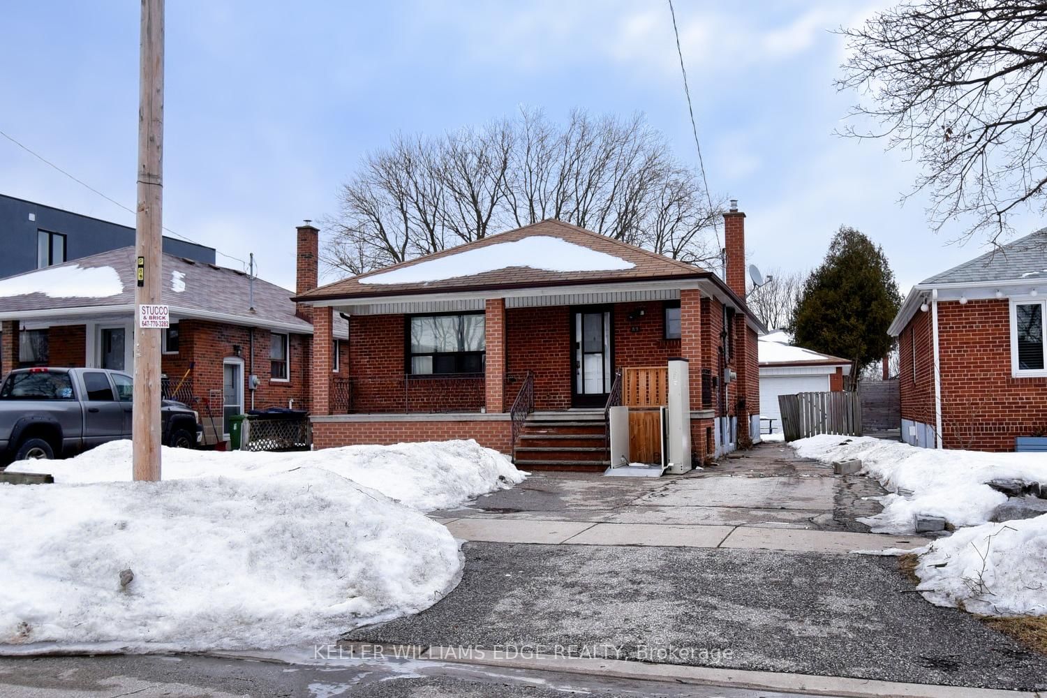 Detached House for sale at 89 North Carson Street, Toronto, Alderwood, M8W 4C6 - MLS: W11998349