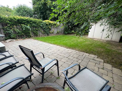 Unit Upper — 25 Joycelyn Dr, Mississauga - Streetsville image-0-2
