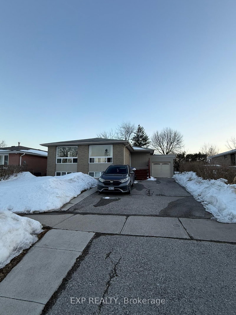 Upper - 17 Gable Dr, Brampton, L6V 2H2 | Image 2