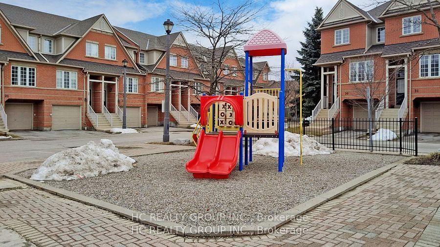 Townhouse for lease at 1-38 Fairview Road, Mississauga, Fairview, L5B 4J8 - MLS: W11998667